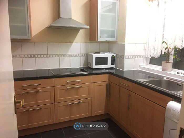 3 Bedroom Flat To Rent In President House, London, EC1V