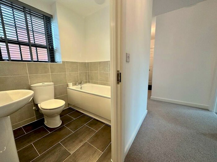 2 Bedroom Apartment To Rent In Badger Close, Brackley, NN13