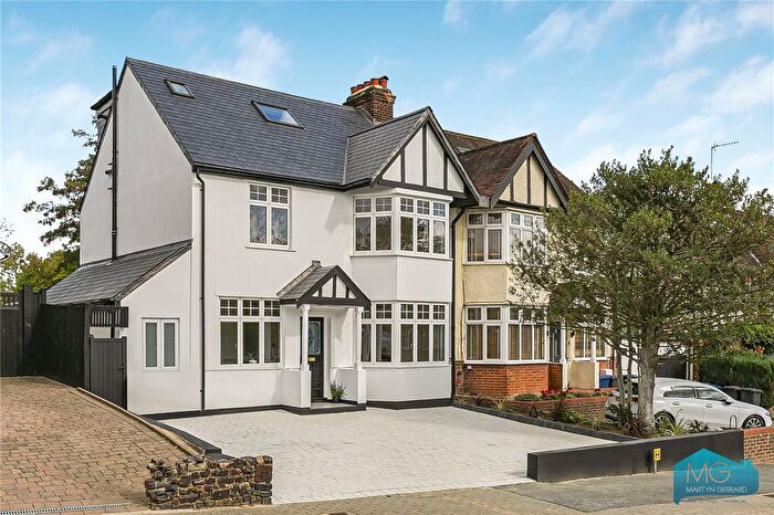 4 Bedroom Semi Detached House To Rent In Northumberland Road, New Barnet, Hertfordshire, EN5