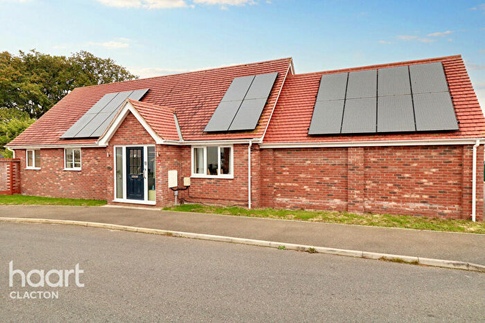 3 Bedroom Detached Bungalow For Sale In Springfield Meadows, Clacton-on-sea, CO16