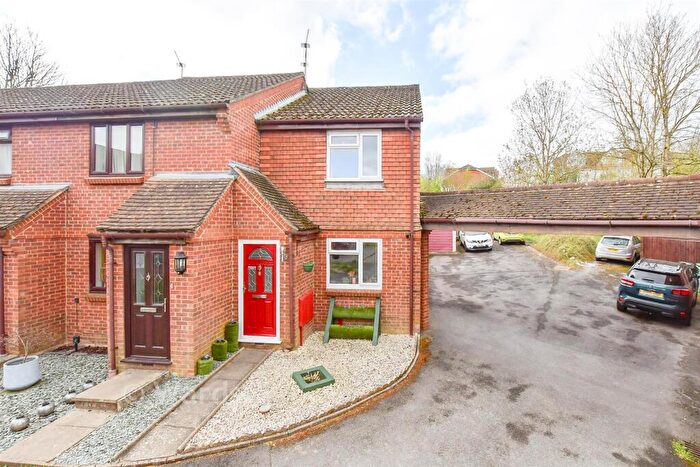 2 Bedroom End Of Terrace House For Sale In The Quern, Maidstone, Kent, ME15