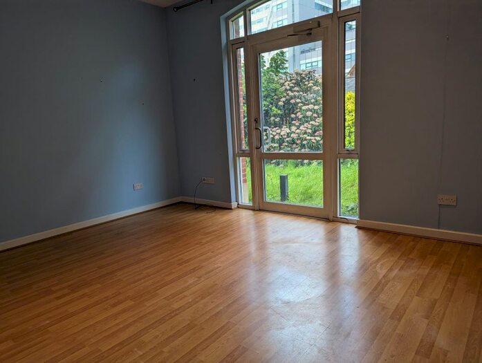 2 Bedroom Flat To Rent In Poplar Walk, Croydon, CR0