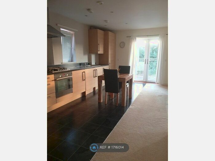 2 Bedroom Flat To Rent In Falconers Road, Luton, LU2