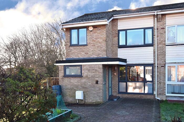 3 Bedroom Terraced House For Sale In Chilthorne Close, London, SE6