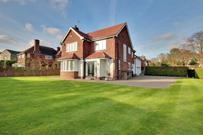 4 Bedroom Detached House For Sale In West Ella Road, Kirk Ella, Hull, HU10