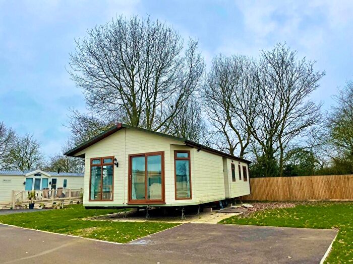 3 Bedroom Lodge For Sale In Albion Lodge Manor House Holiday Park Church Laneham Retford Nottinghamshire, DN22