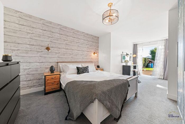 5 Bedroom Detached House For Sale In Willington Street, Maidstone, ME15