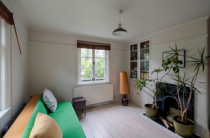 2 Bedroom Semi-Detached House To Rent In Thornhill Road, Leyton, London, E10