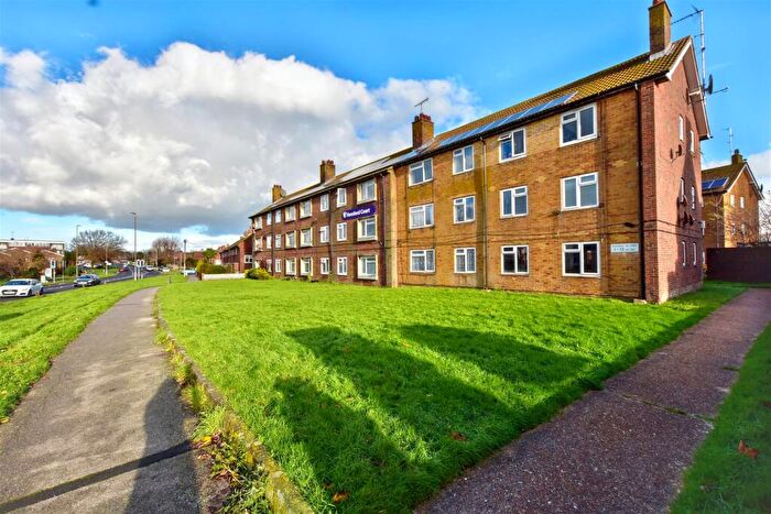 1 Bedroom Flat For Sale In Langney Rise, Eastbourne, BN23