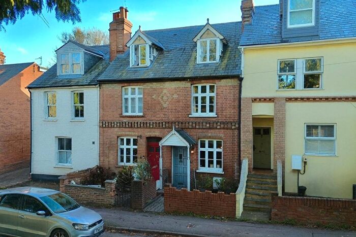 3 Bedroom Terraced House For Sale In London Road, Wokingham, Berkshire, RG40