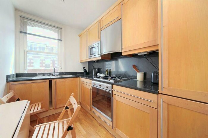 1 Bedroom Flat To Rent In St John's Road, Battersea, London, SW11