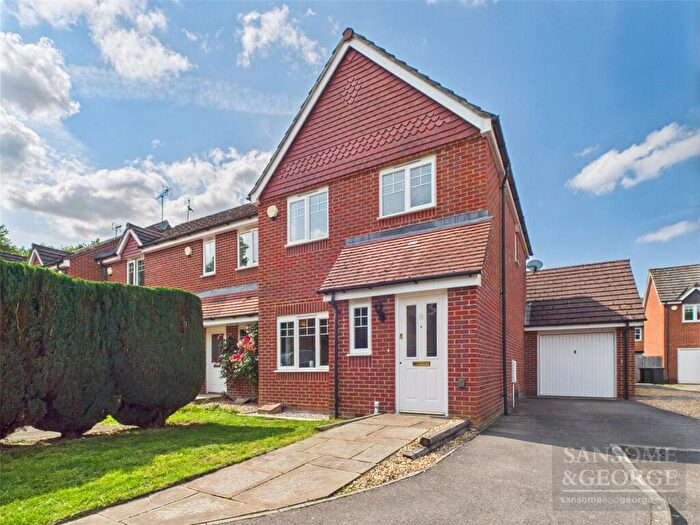 3 Bedroom End Of Terrace House For Sale In Apple Dene, Bramley, Tadley, Hampshire, RG26