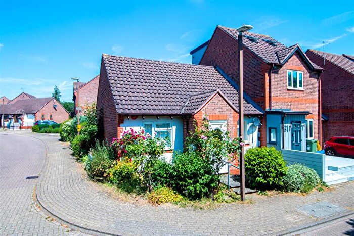 2 Bedroom Semi-Detached Bungalow For Sale In Lynmouth Crescent, Furzton, Milton Keynes, MK4