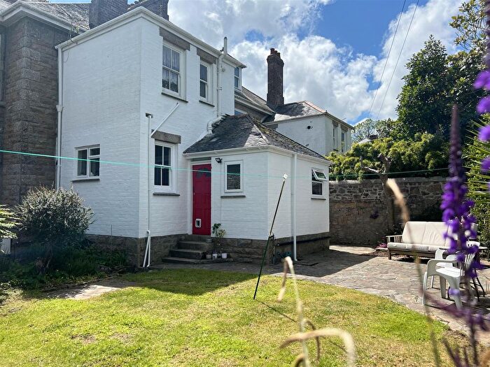 2 Bedroom Flat To Rent In Pendarves Road, Penzance, TR18