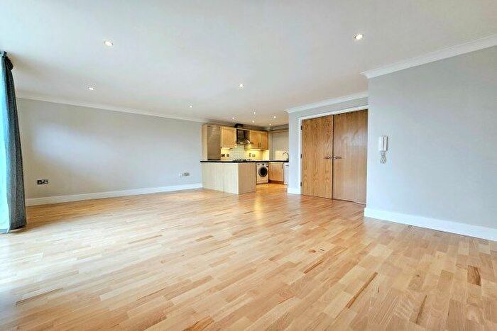 2 Bedroom Flat To Rent In Main Road, Westerham, TN16