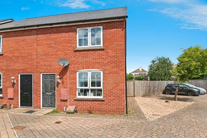 3 Bedroom End Of Terrace House For Sale In Hay Webb Close, Exeter, Devon, EX1
