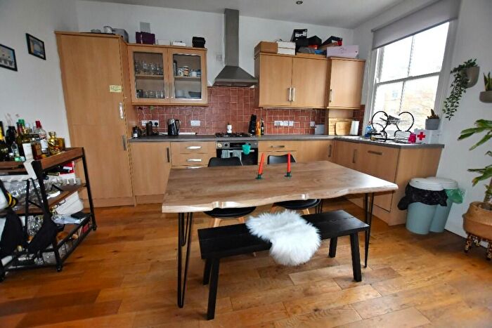 2 Bedroom Flat To Rent In Benthal Road, London, N16