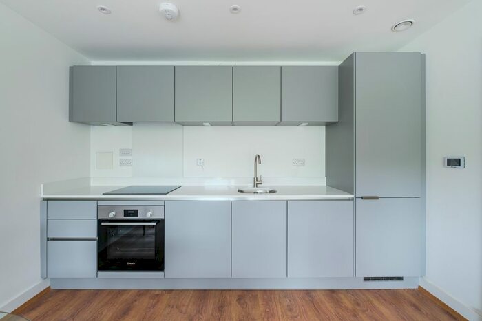 1 Bedroom Flat To Rent In Whyteleafe House, Well Farm Road, Whyteleafe, CR3