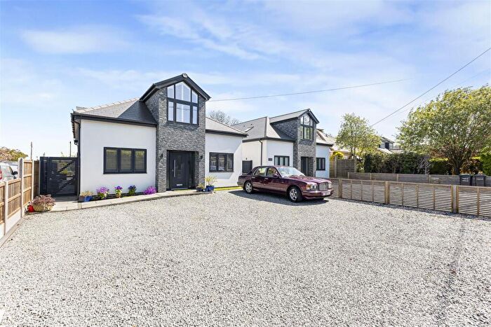 4 Bedroom Detached House For Sale In White Hill Road, Meopham, Gravesend, DA13