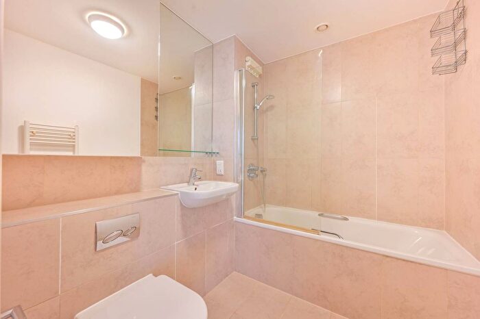 1 Bedroom Flat For Sale In Empire Way, Wembley Park, Wembley, HA9
