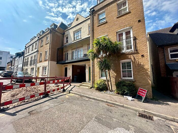 1 Bedroom Flat To Rent In Albert Mews, Albert Street, Ramsgate, Kent, CT11