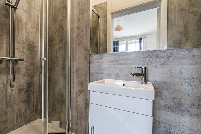 1 Bedroom Flat To Rent In Flat, Clarendon Road, LS2