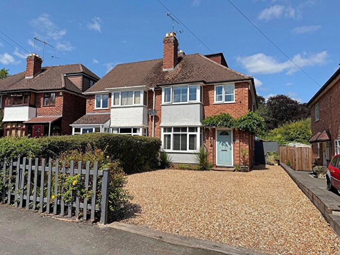 4 Bedroom Semi-Detached House For Sale In Oaks Road, Kenilworth, CV8