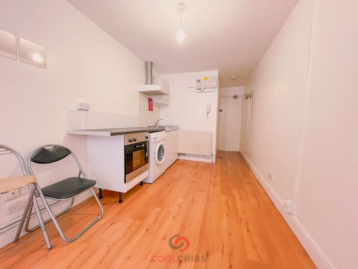 Studio To Rent In Kember Street, London, N1