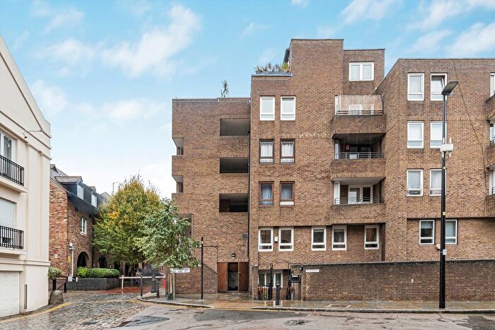 3 Bedroom Flat To Rent In St. Katharines Way, London, E1W