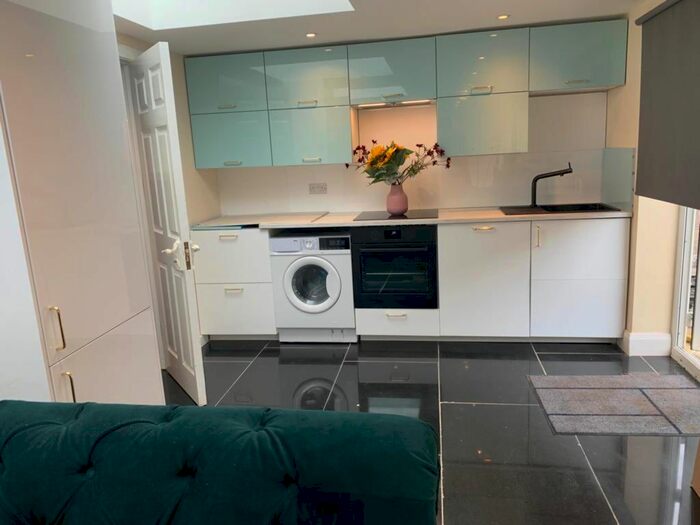 1 Bedroom Studio To Rent In Elm Way, London, NW10