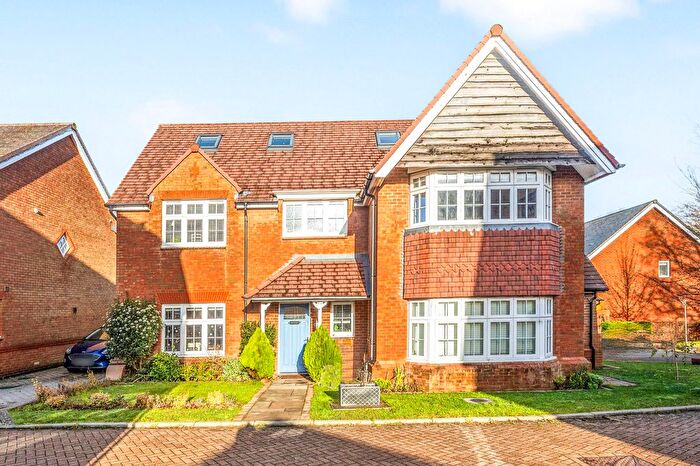 6 Bedroom Detached House For Sale In Haynes Way, Pease Pottage, RH11