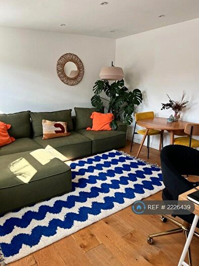 2 Bedroom Flat To Rent In Darnley Road, Hackney, E9