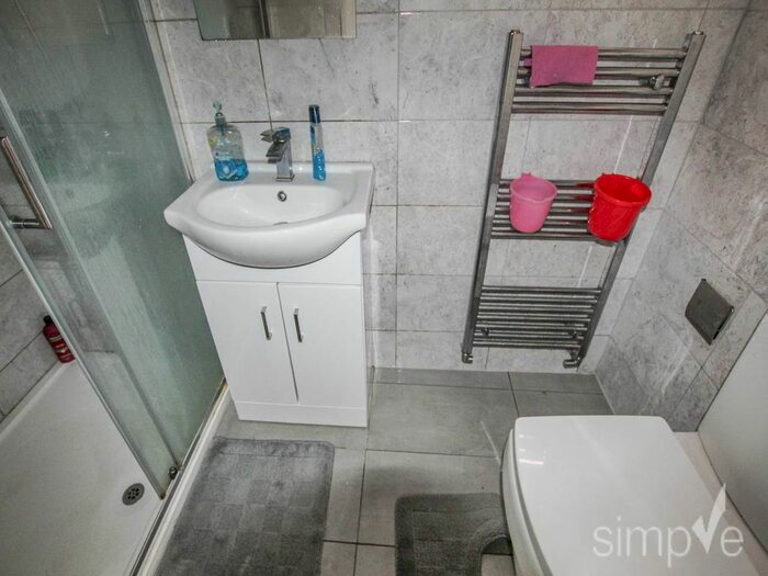2 Bedroom Flat To Rent In Abbotts Road, Southall, Middlesex, UB1
