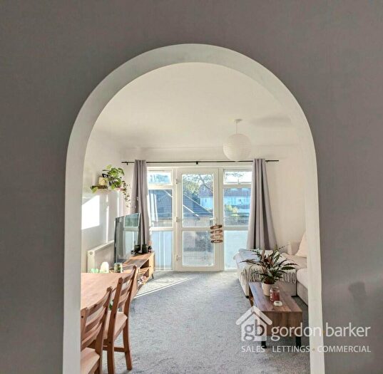 2 Bedroom Flat To Rent In Belle Vue Road, Bournemouth, Dorset, BH6
