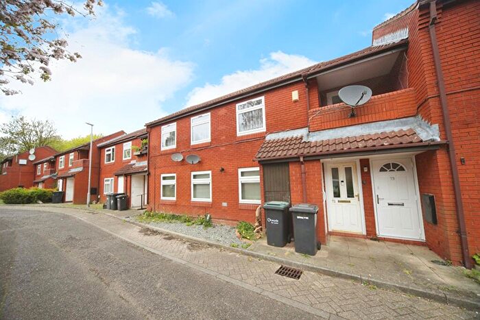 2 Bedroom Maisonette For Sale In Wolston Close, Luton, LU1