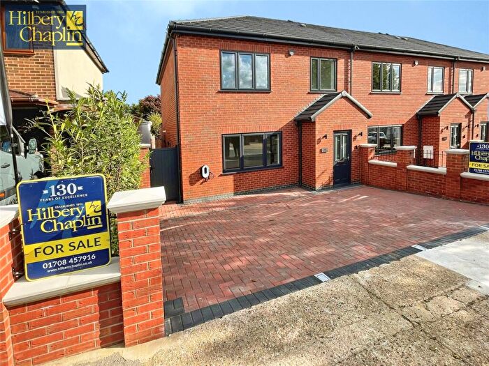 3 Bedroom End Of Terrace House For Sale In Burland Road, Romford, Essex, RM5