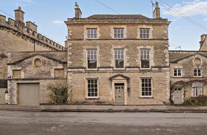 6 Bedroom End Of Terrace House For Sale In Cecily Hill, Cirencester, Gloucestershire, GL7
