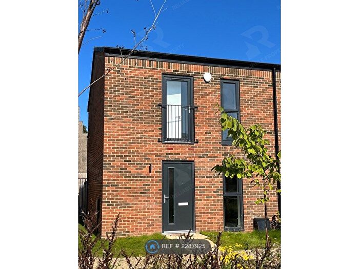 3 Bedroom Semi-Detached House To Rent In Shergar Way, Salford, M6