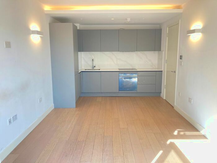 1 Bedroom Flat To Rent In New Horizons Court, Brentford, TW8