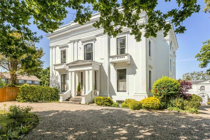 3 Bedroom Flat To Rent In The Park, Cheltenham, Gloucestershire, GL50