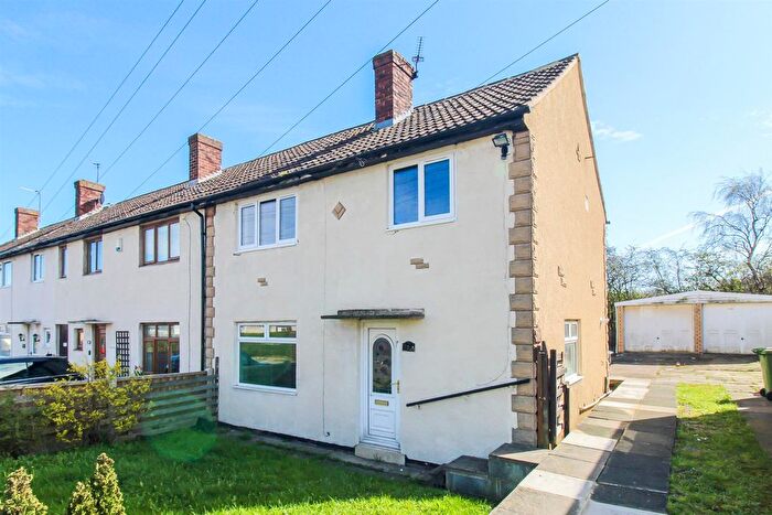 3 Bedroom End Terrace House For Sale In Regina Crescent, Havercroft, Wakefield, WF4