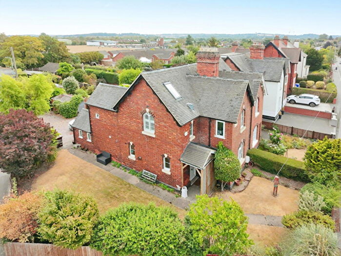 3 Bedroom Semi-Detached House For Sale In Rolleston Road, Burton-on-trent, DE13