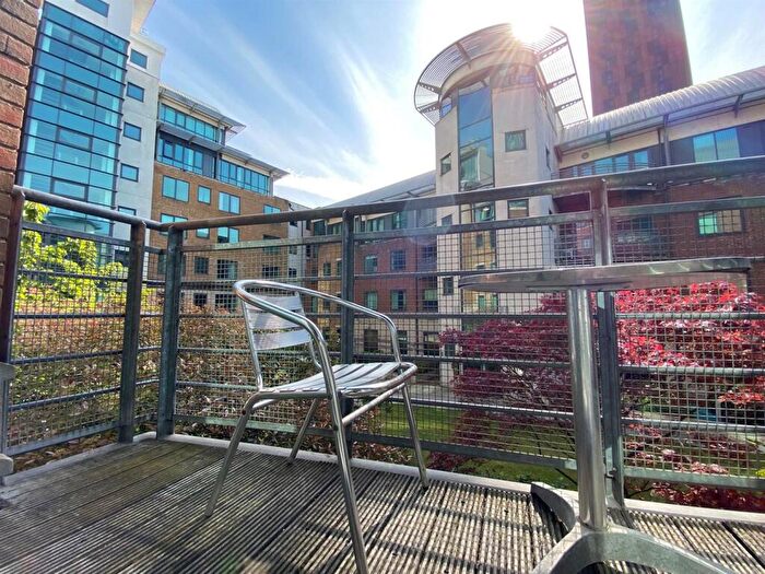 2 Bedroom Apartment To Rent In City South, City Road East, Manchester, M15