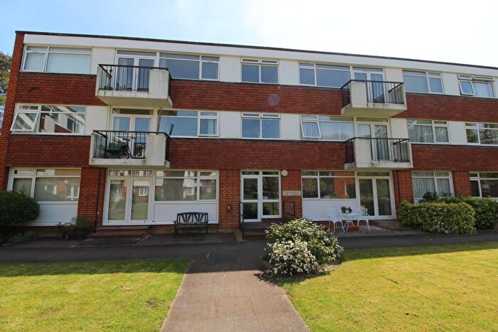 2 Bedroom Flat To Rent In Sollershott Hall, Letchworth Garden City, SG6