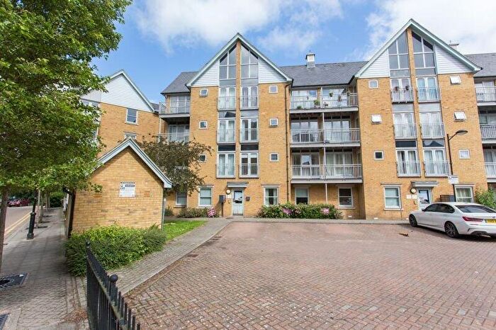 2 Bedroom Flat For Sale In Bingley Court, Canterbury, Kent, CT1