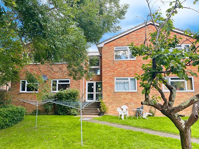 1 Bedroom Flat To Rent In Woodmill Lane, Southampton, SO18
