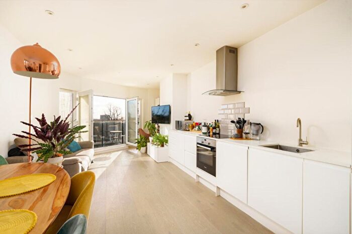 1 Bedroom Flat For Sale In Nicoll Road, London, NW10