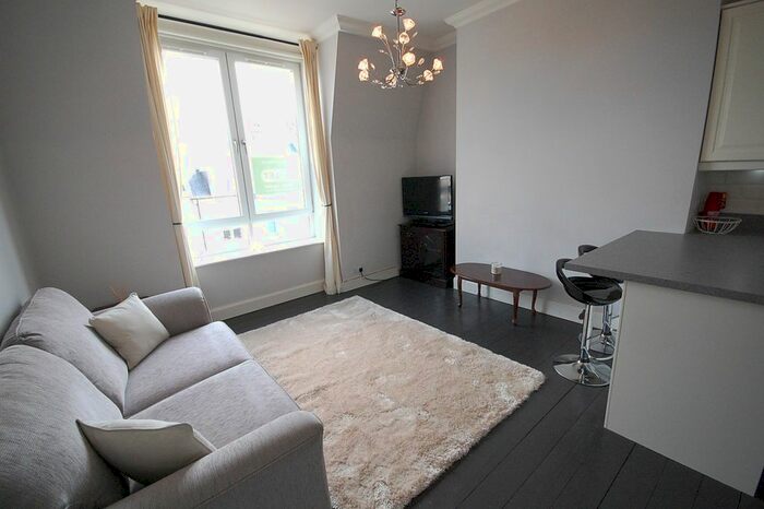 2 Bedroom Flat To Rent In Balmoral Place, West End, Aberdeen AB10