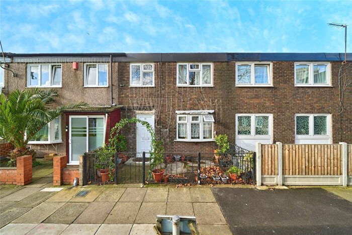 3 Bedroom Terraced House For Sale In Rawstone Walk, London, E13