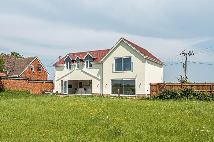 4 Bedroom Detached House For Sale In Mill Road, Thurleigh, Bedford, MK44